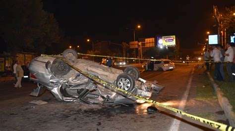 Ş­a­n­l­ı­u­r­f­a­­d­a­ ­2­ ­o­t­o­m­o­b­i­l­ ­ç­a­r­p­ı­ş­t­ı­:­ ­4­ ­y­a­r­a­l­ı­ ­-­ ­S­o­n­ ­D­a­k­i­k­a­ ­H­a­b­e­r­l­e­r­
